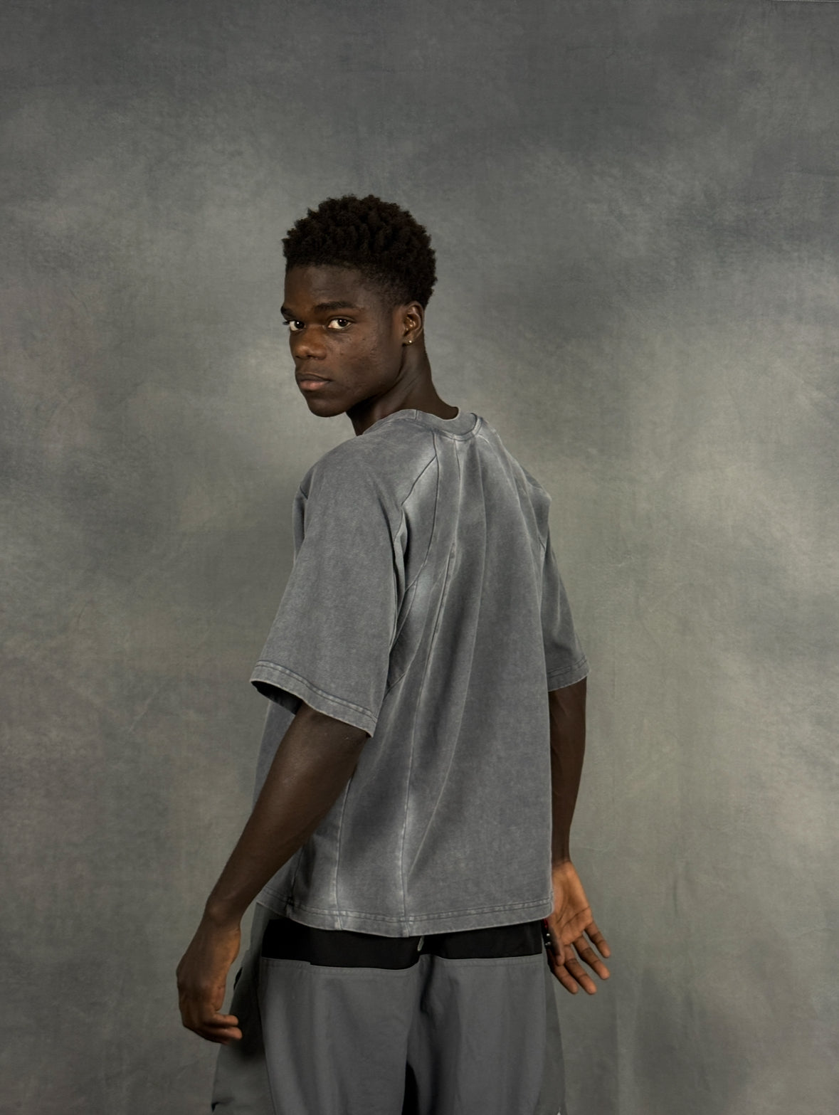 IRON TEE // FOOMO GREY