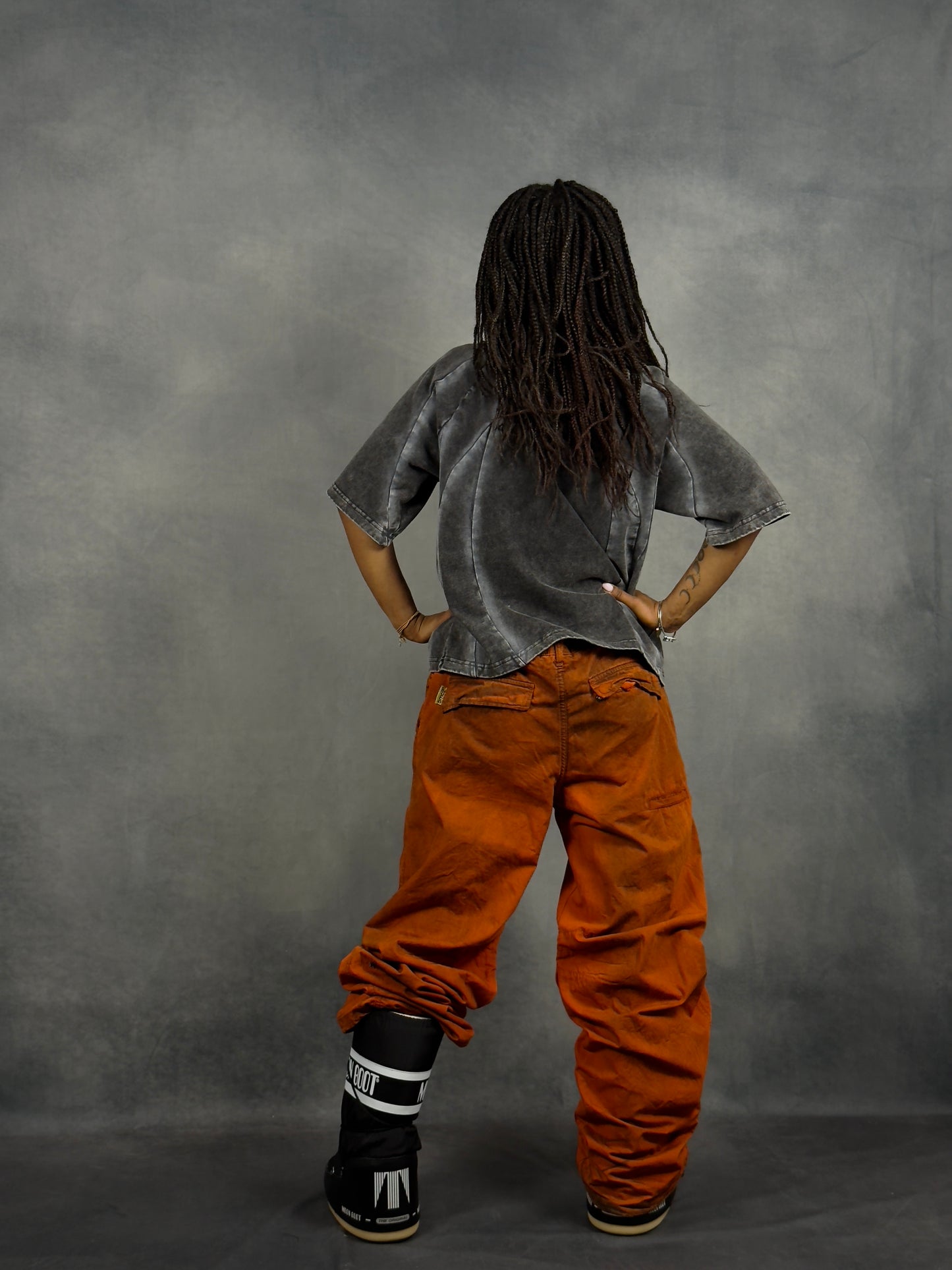 IRON TEE // OPIUM BLACK