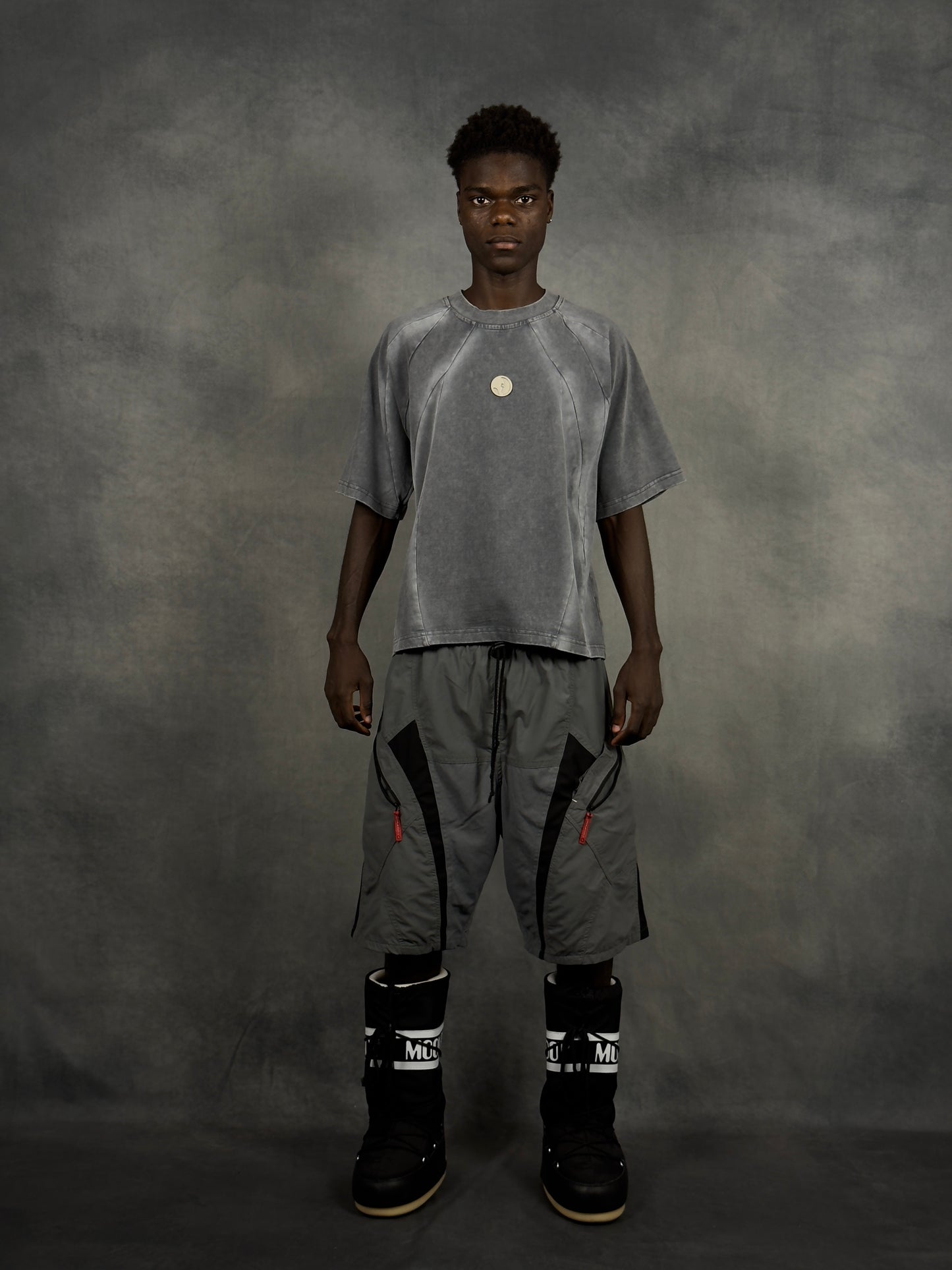 IRON TEE // FOOMO GREY