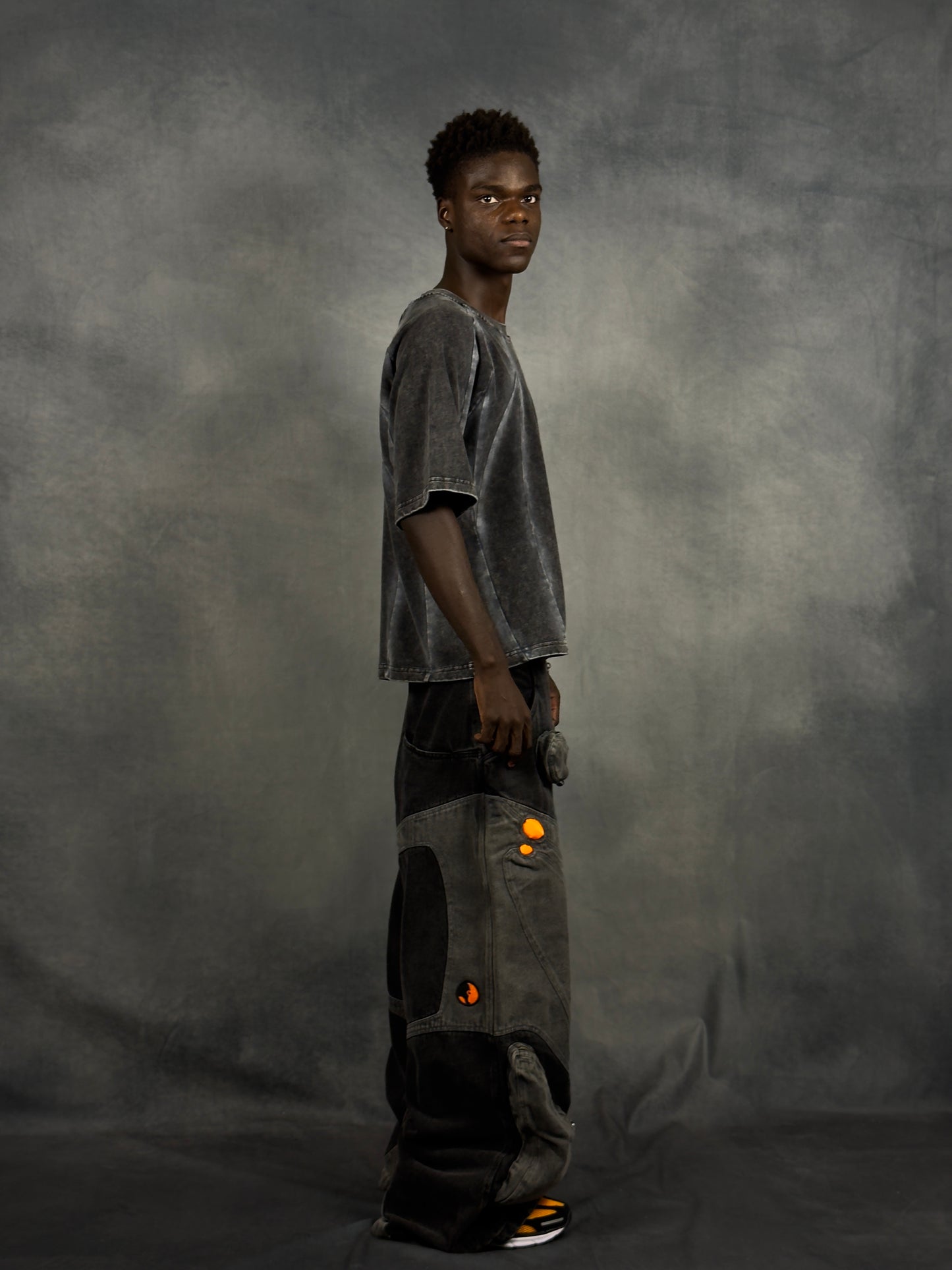 IRON TEE // OPIUM BLACK