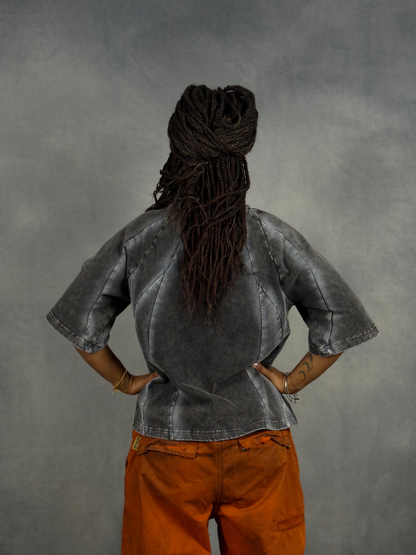 IRON TEE // OPIUM BLACK