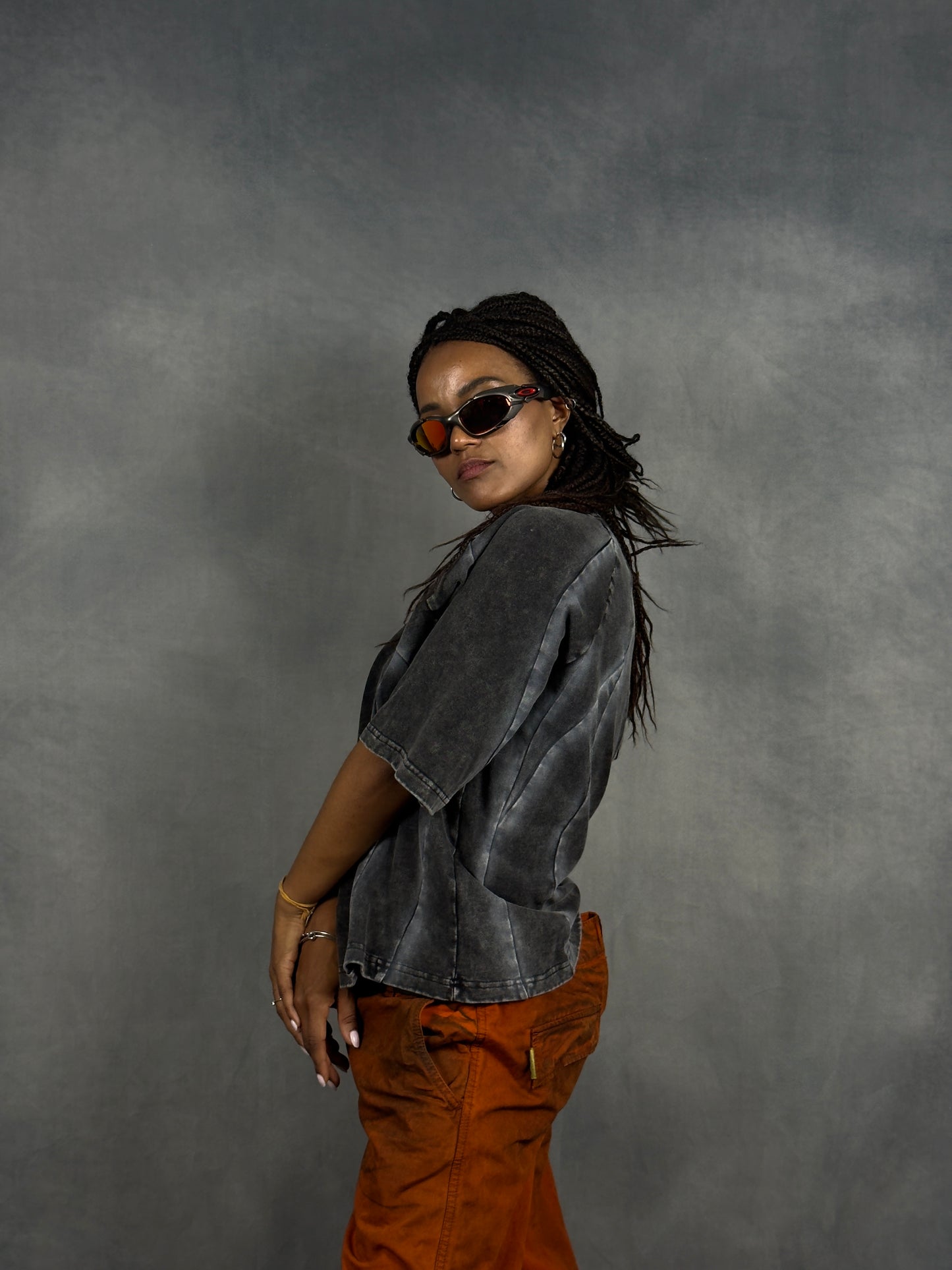 IRON TEE // OPIUM BLACK