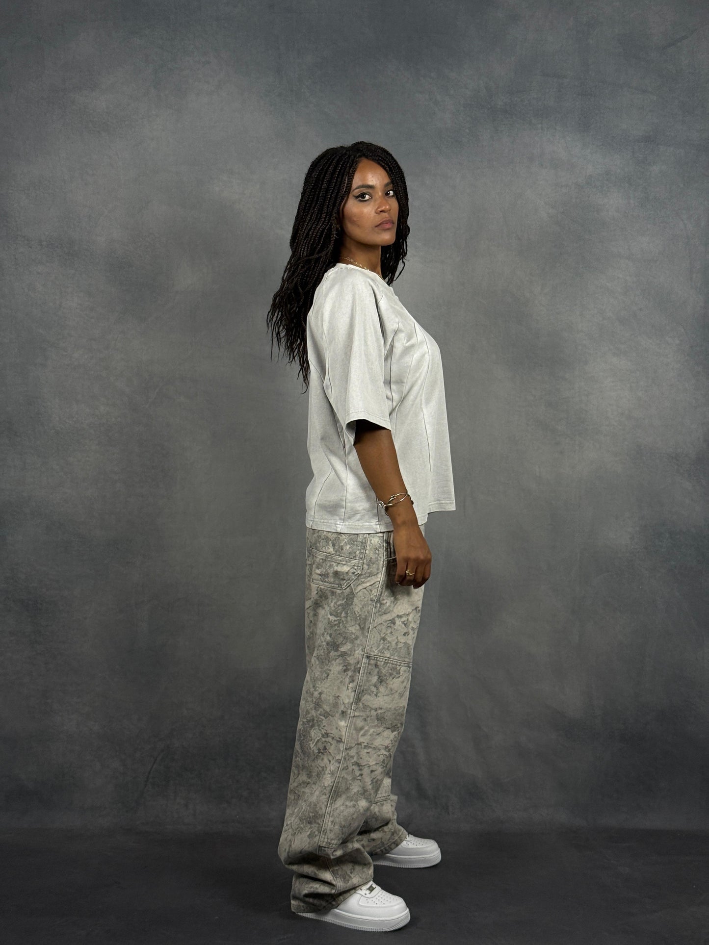 IRON TEE // STONE WHITE