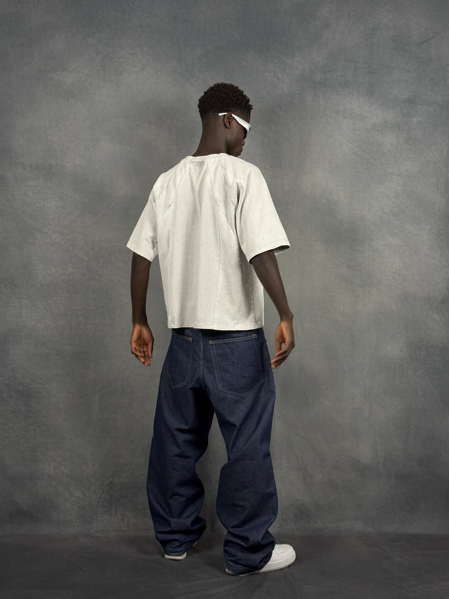 IRON TEE // STONE WHITE