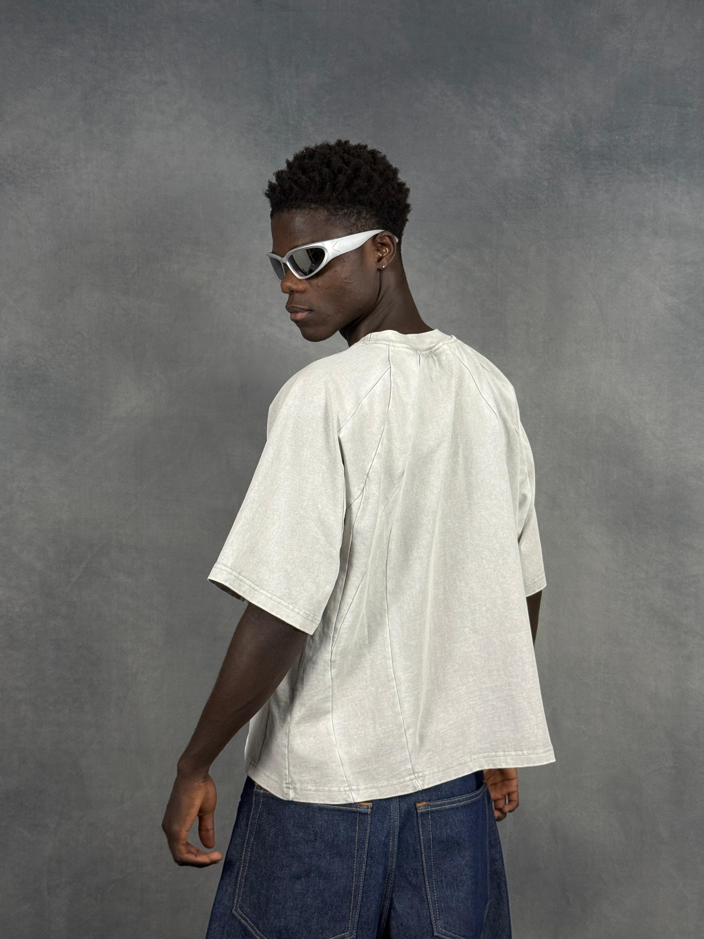 IRON TEE // STONE WHITE