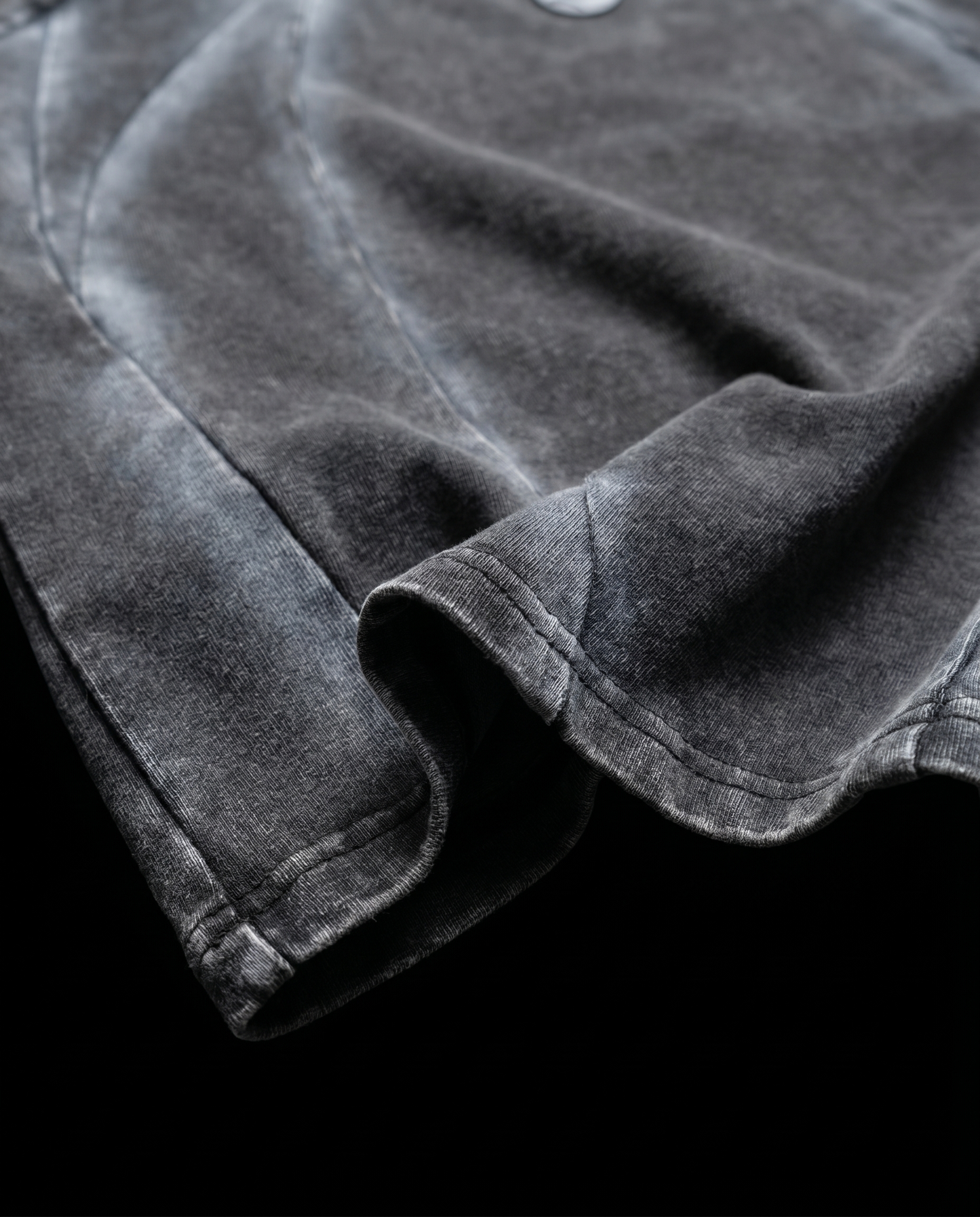 IRON TEE // OPIUM BLACK