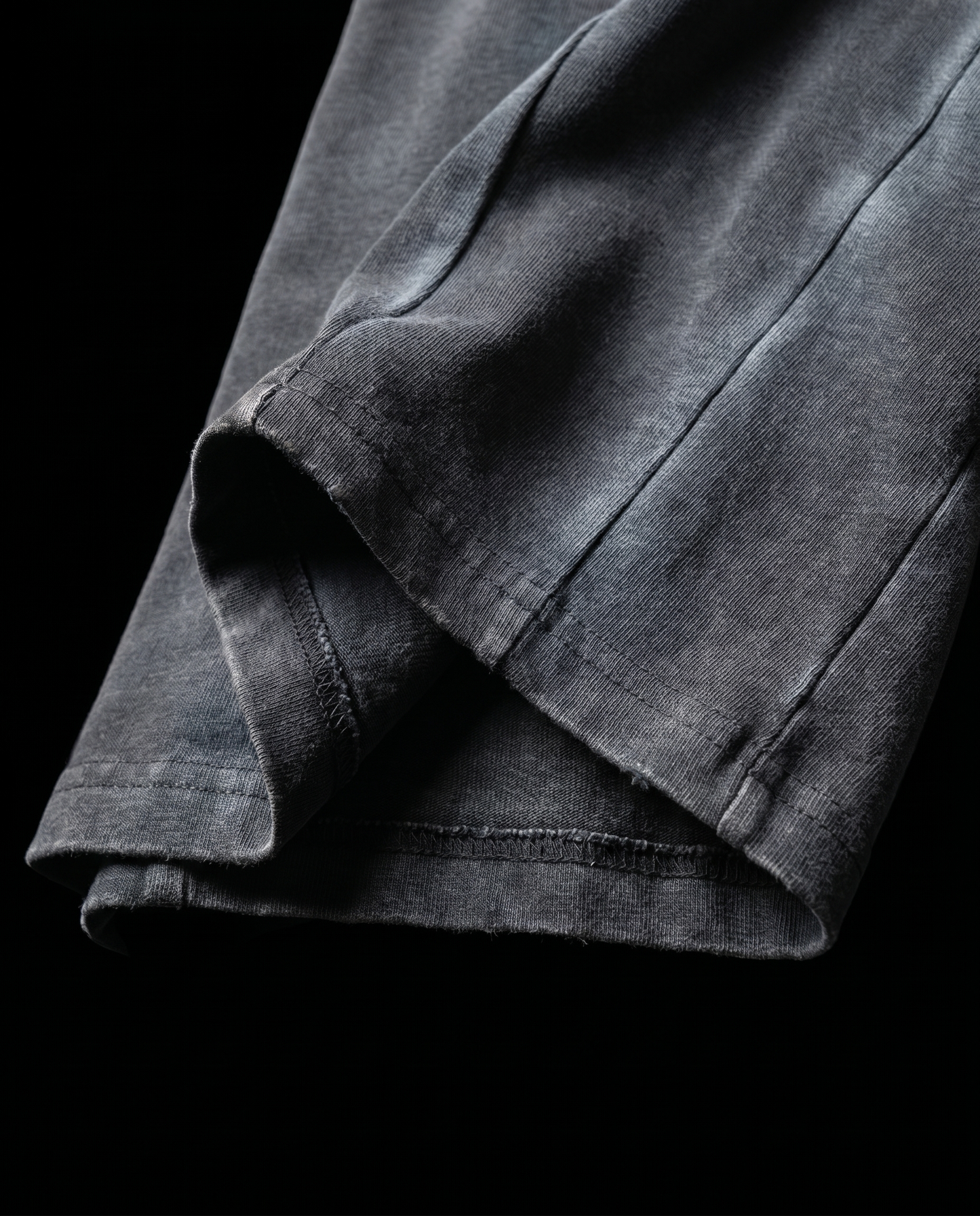 IRON TEE // FOOMO GREY