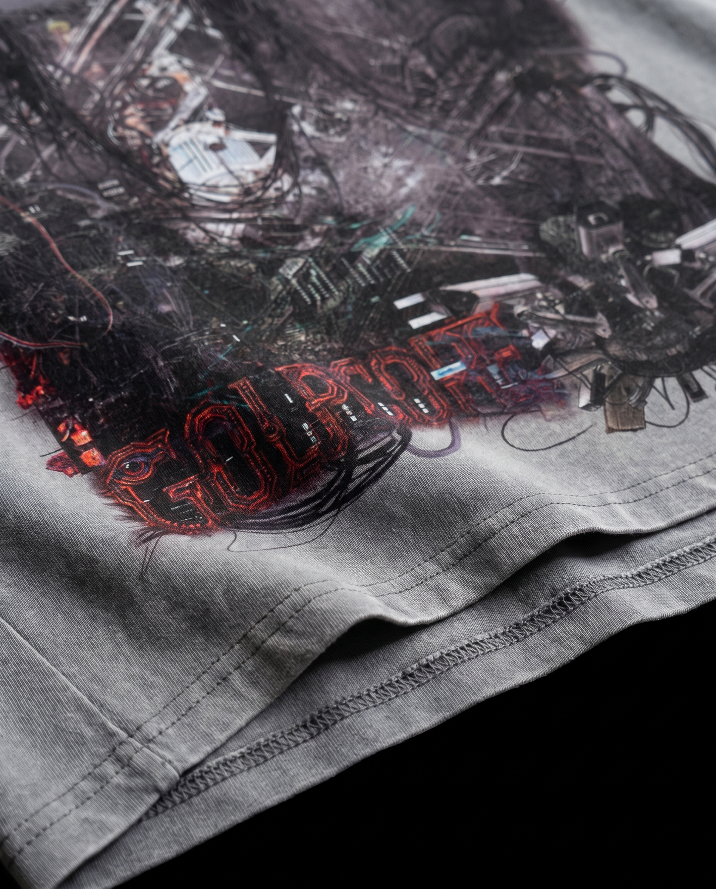 TRACKING TEE // LIGHT GREY