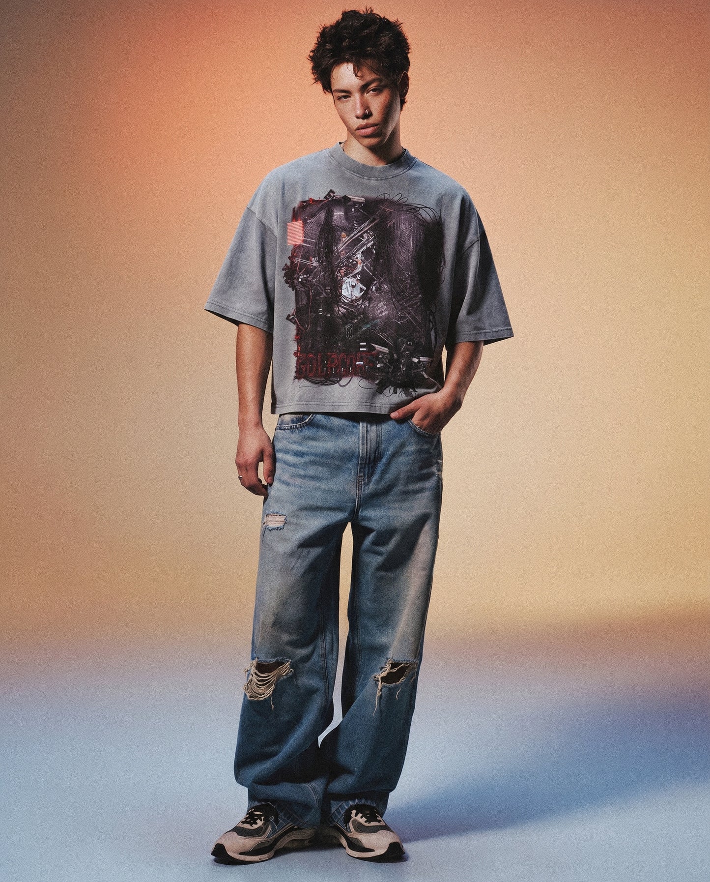 TRACKING TEE // LIGHT GREY